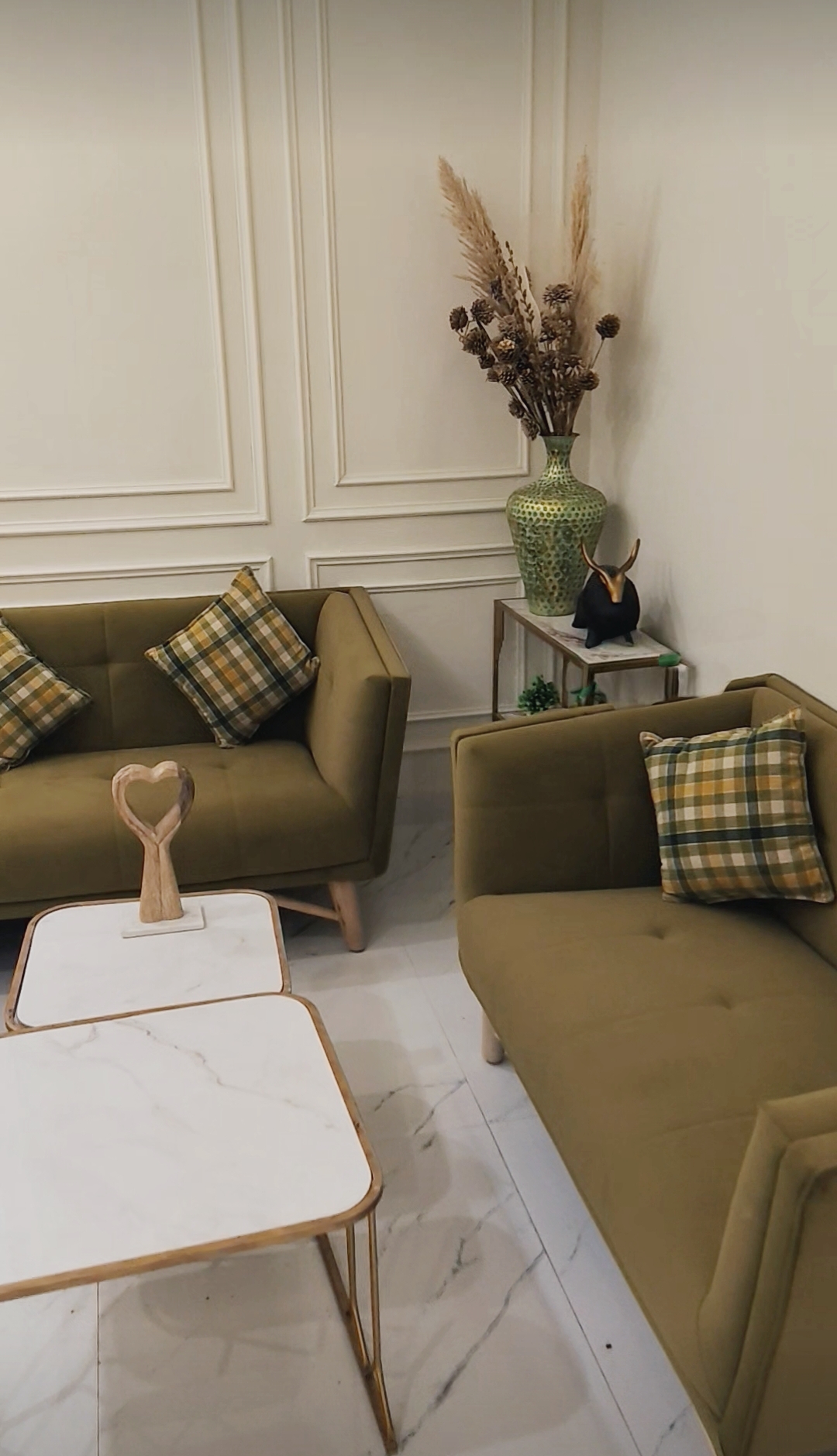 Interior View 5